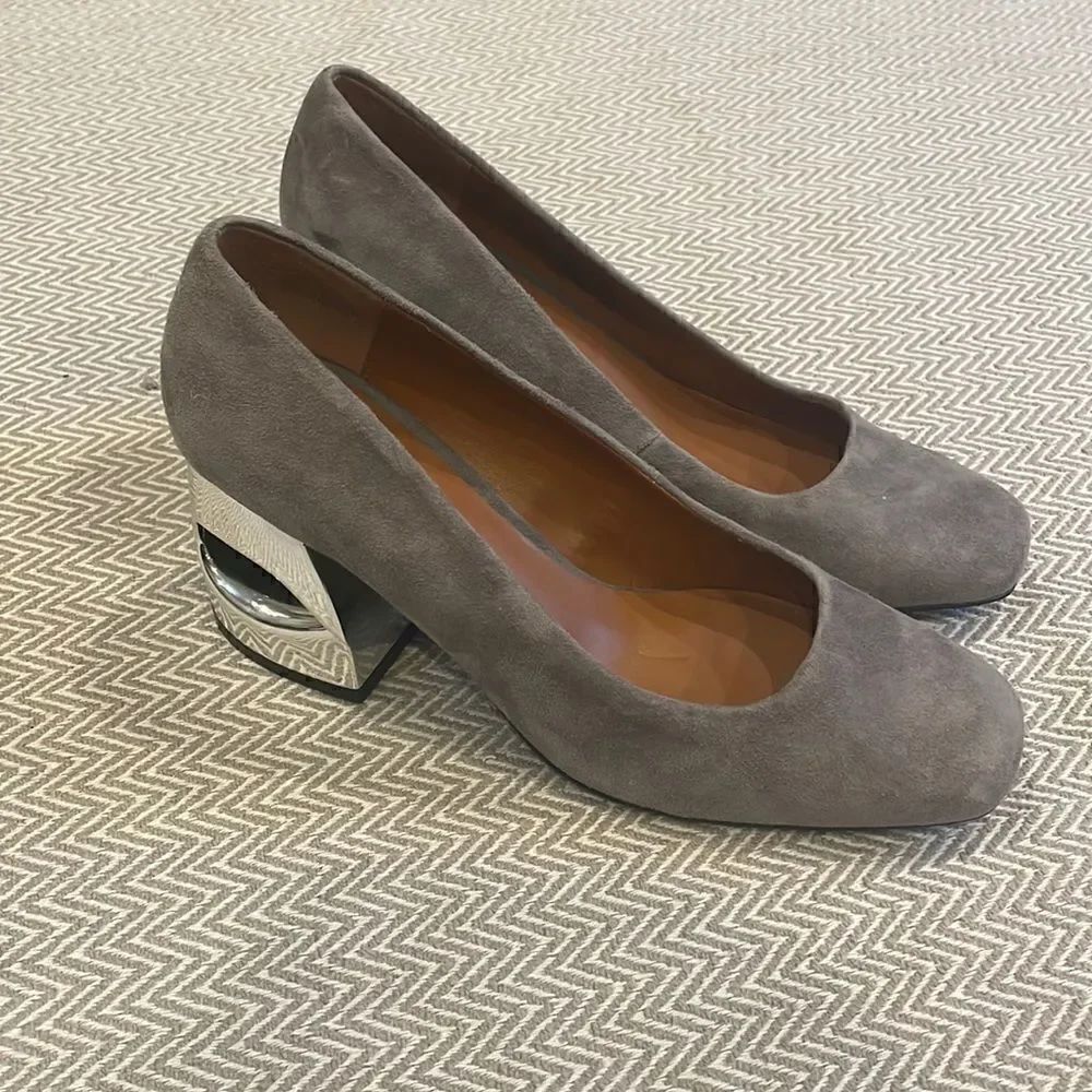 Halston Krista Block Style Silver Leather Laquer Pumps Size 7